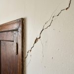 Bukan Cuma Retak, 5 Tanda Dinding Rumah Ini Isyaratkan Pondasi Geser yang Sering Dianggap Sepele
